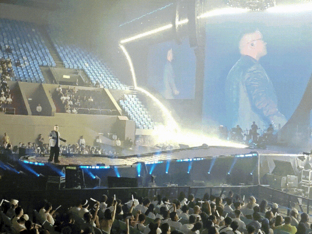 喜剧人开演唱会?!舞台科技如何让相声 “破圈”更“出圈”?(图16)