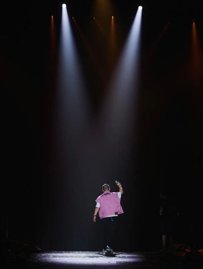 喜剧人开演唱会?!舞台科技如何让相声 “破圈”更“出圈”?(图13)