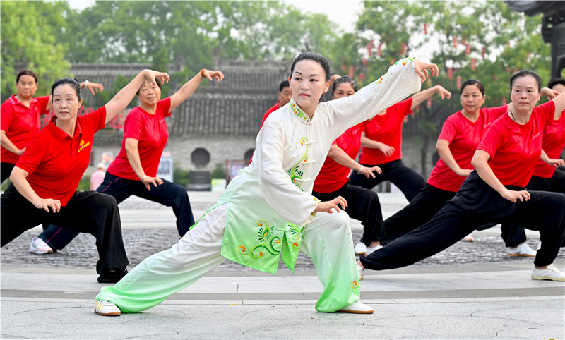 走新更走心解码中医药文化“出圈之道”(图1)
