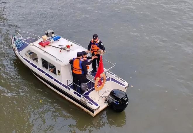 运河今日速览|扬州大学(兽医学)首度问鼎世界第一 北京大运河博物馆百余件套纹章瓷连接中西文明 城市携手做大人才工作朋友圈 “国二”落难!杭州边上演生命接力(图2)