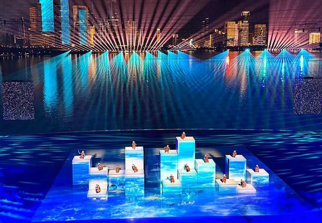 利亚德、洲明科技、光峰科技、巴可等MLED、投影闪亮十五运助力打造全球首个滨海实景“城市全景闭幕式”(图6)