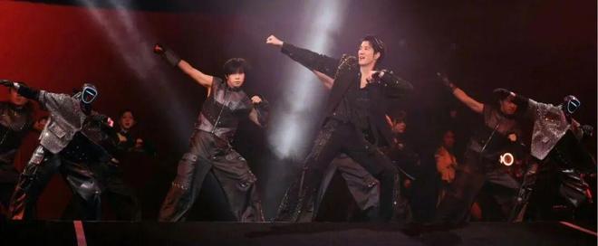 王力宏的钢铁舞团:人机协同时代舞台留给人类的最后王座(图8)