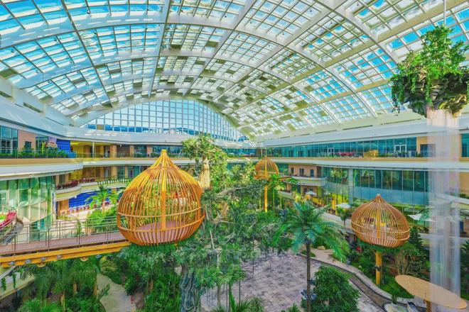 宝龙“最赚钱”的商场被卖了COACH撤出广州太古汇中国内地新晋70位亿万富豪(图1)