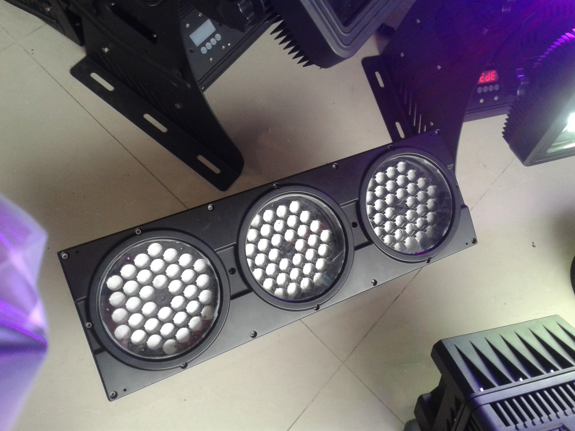 TCL SQD-Mini LED 技术下放！Q10M系列让巅峰画质人人可享