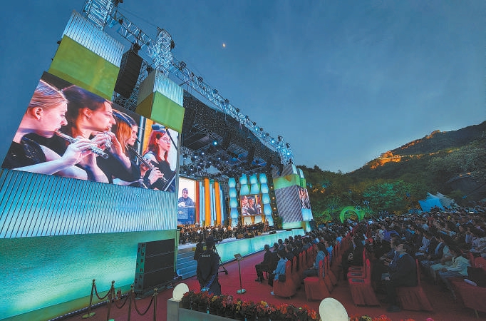 41岁李宇春澄清造谣后事业持续走高舞台照曝光状态满分(图1) 41岁李宇春澄清造谣后事业持续走高舞台照曝光状态满分