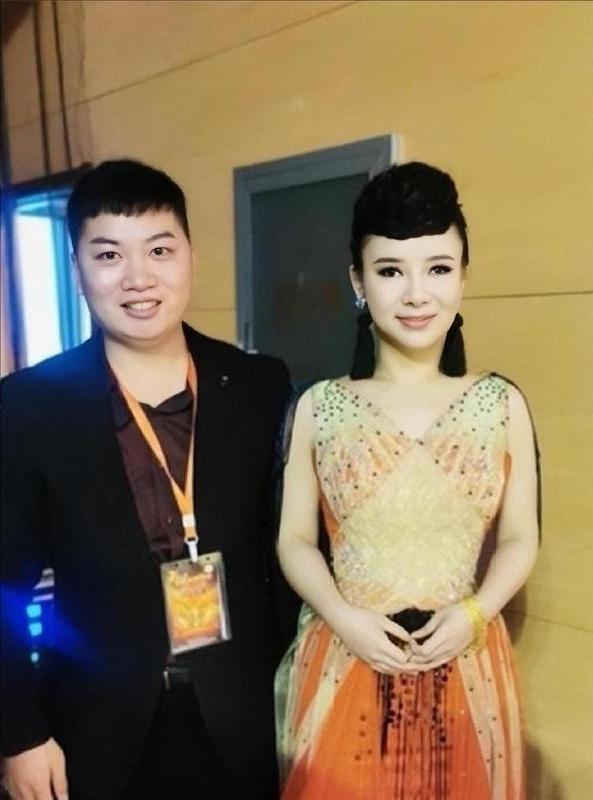 盲人歌手刘赛:7年前不顾反对嫁到农村如今丈夫成了她的骄傲(图12)