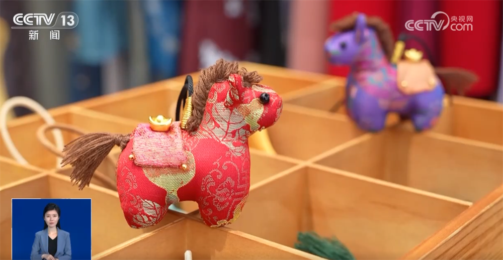 “国风+汉服”“国风+科技”文创”燃动节前文旅市场 古韵国潮成顶流审美(图15)