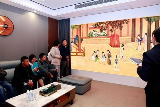 市价2折量产!雷曼光电163吋Micro LED巨幕墙叩开家庭显示万亿新蓝海(图3)